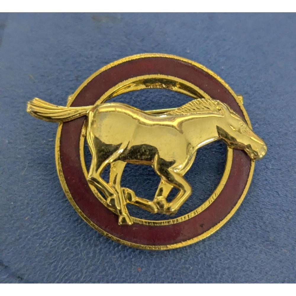 Vintage running Horse Pony Stallion gold tone in‎ circle pin brooch